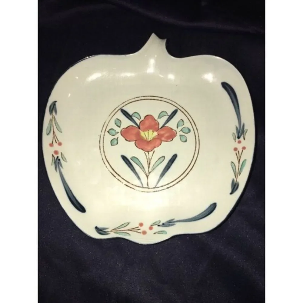 Neiman Marcus Japan Porcelain Apple Shape‎ Plate Set Hand Painted Floral Ceramic